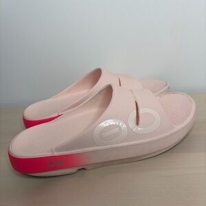 OOFOS Women's Light Pink Slide Sandals